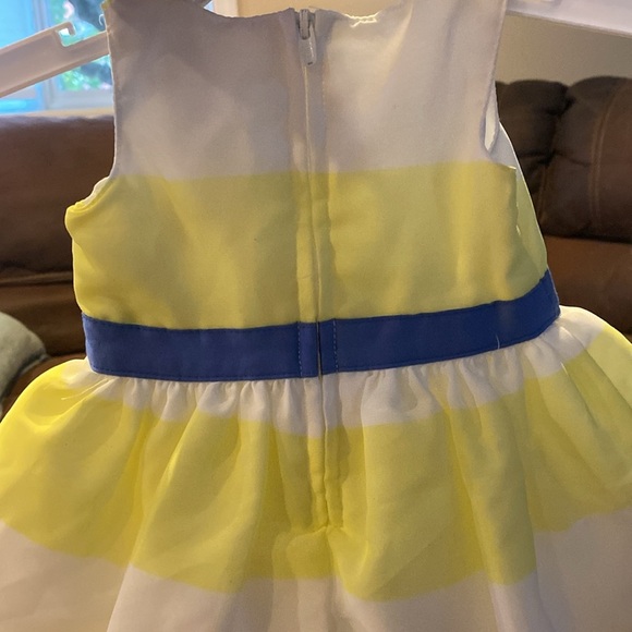 Newborn BUNDLE includes Carters Top NWT, 2 mittens, booties, and dress - Picture 4 of 6